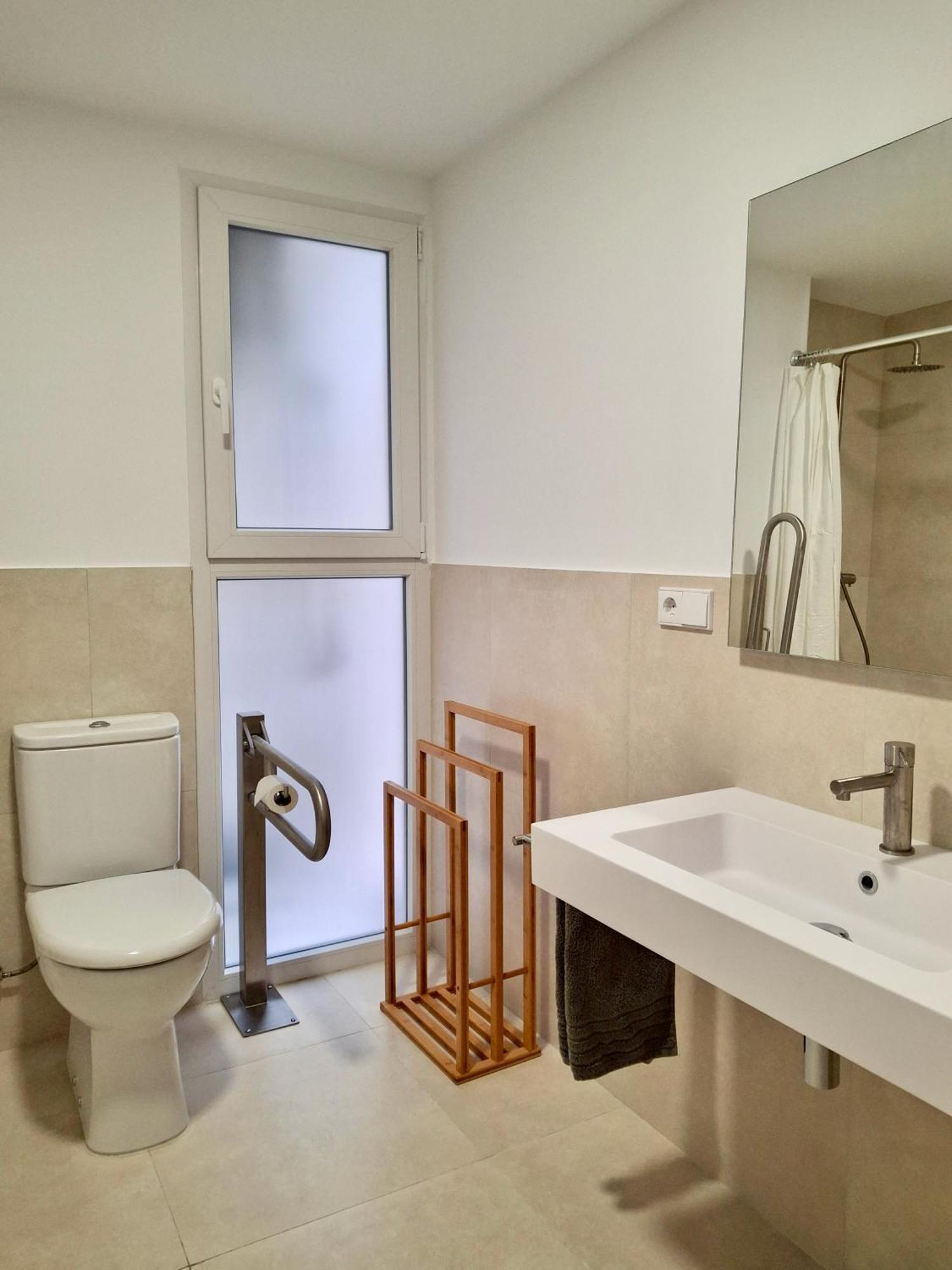 Bonito Apartamento De 2 Habitaciones Cerca De La Estacion Joaquin Sorolla บาเลนเซีย ภายนอก รูปภาพ