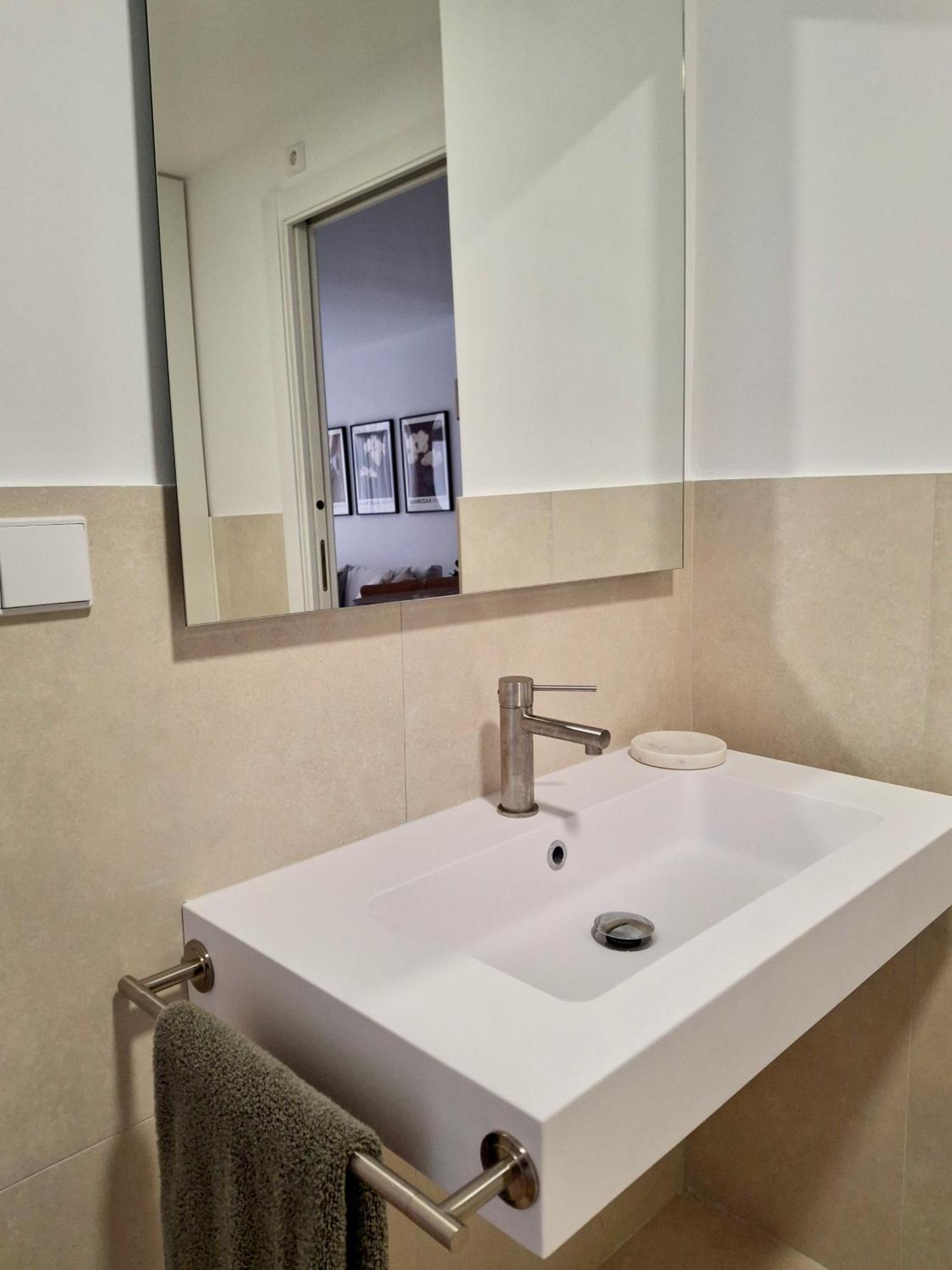 Bonito Apartamento De 2 Habitaciones Cerca De La Estacion Joaquin Sorolla บาเลนเซีย ภายนอก รูปภาพ